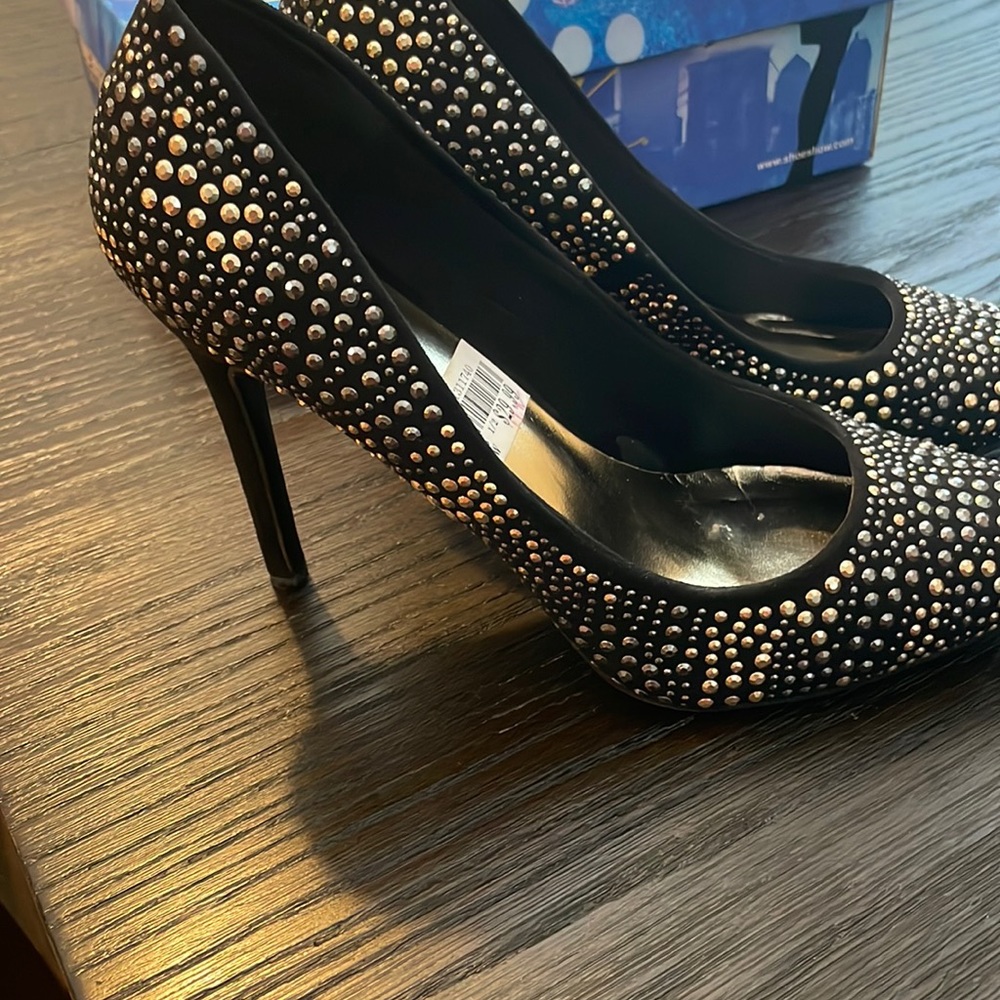 Embellished black high heel pumps. Size 8.5 W